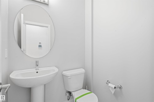 80 1010 Rabbit Hill Road, Edmonton, AB - Indoor Photo Showing Bathroom