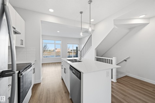 37 1010 Rabbit Hill Road, Edmonton, AB - Indoor Photo Showing Kitchen With Double Sink With Upgraded Kitchen