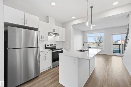 37 1010 Rabbit Hill Road, Edmonton, AB - Indoor Photo Showing Kitchen With Double Sink With Upgraded Kitchen