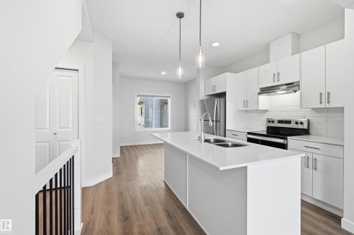 37 1010 Rabbit Hill Road, Edmonton, AB - Indoor Photo Showing Kitchen With Double Sink With Upgraded Kitchen