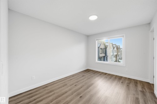 37 1010 Rabbit Hill Road, Edmonton, AB - Indoor Photo Showing Other Room