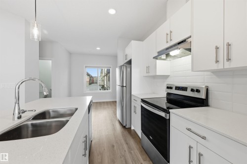 37 1010 Rabbit Hill Road, Edmonton, AB - Indoor Photo Showing Kitchen With Double Sink With Upgraded Kitchen