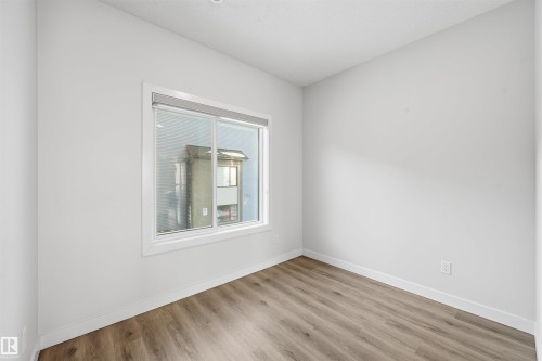 37 1010 Rabbit Hill Road, Edmonton, AB - Indoor Photo Showing Other Room