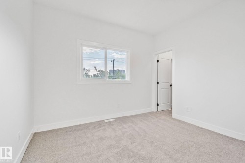 Edmonton, AB - Indoor Photo Showing Other Room