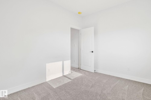 Edmonton, AB - Indoor Photo Showing Other Room