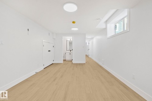 Edmonton, AB - Indoor Photo Showing Other Room