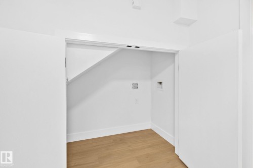 Edmonton, AB - Indoor Photo Showing Other Room