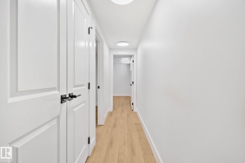 Edmonton, AB - Indoor Photo Showing Other Room