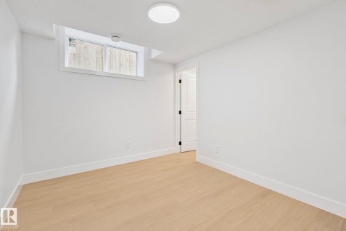 Edmonton, AB - Indoor Photo Showing Other Room