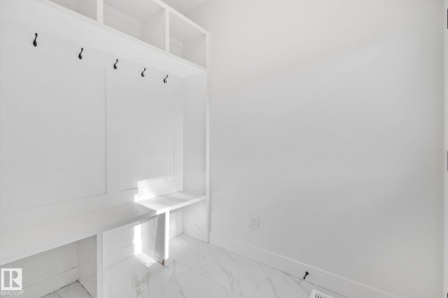 Edmonton, AB - Indoor