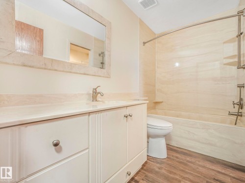 16812 95 Street, Edmonton, AB - Indoor Photo Showing Bathroom