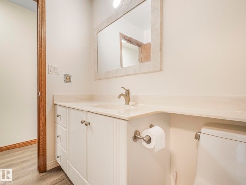16812 95 Street, Edmonton, AB - Indoor Photo Showing Bathroom