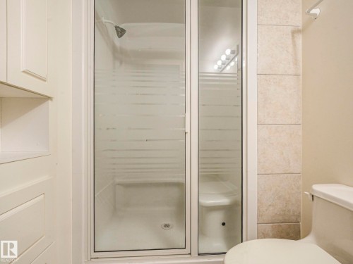 16812 95 Street, Edmonton, AB - Indoor Photo Showing Bathroom