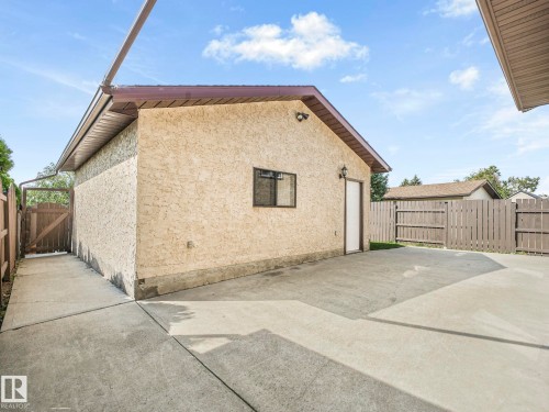 16812 95 Street, Edmonton, AB - Outdoor With Exterior