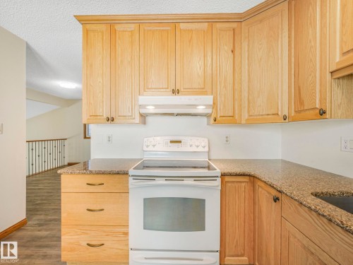 16812 95 Street, Edmonton, AB - Indoor Photo Showing Kitchen