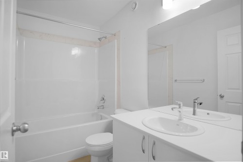 19 Emmett Way, Spruce Grove, AB - Indoor Photo Showing Bathroom
