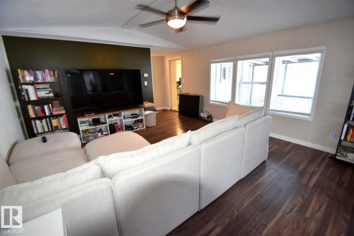 644073 Range Rd 212, Rural Athabasca County, AB - Indoor Photo Showing Living Room