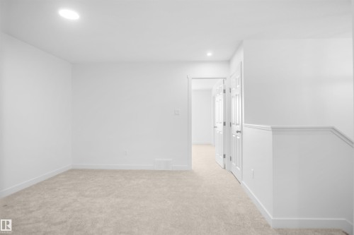 21 Emmett Way, Spruce Grove, AB - Indoor Photo Showing Other Room