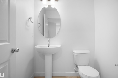 21 Emmett Way, Spruce Grove, AB - Indoor Photo Showing Bathroom