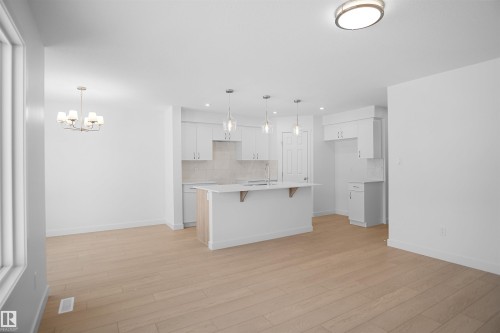 21 Emmett Way, Spruce Grove, AB - Indoor Photo Showing Kitchen