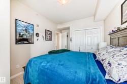 Bedroom featuring baseboards and a closet - 