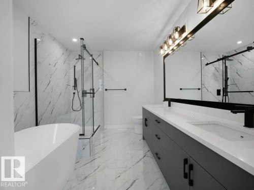 3290 Chernowski Way Sw, Edmonton, AB - Indoor Photo Showing Bathroom