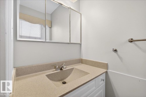 8908 57 Street, Edmonton, AB - Indoor Photo Showing Bathroom