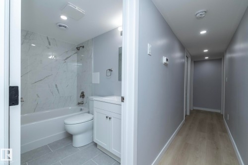 8008 159 Street, Edmonton, AB - Indoor Photo Showing Bathroom