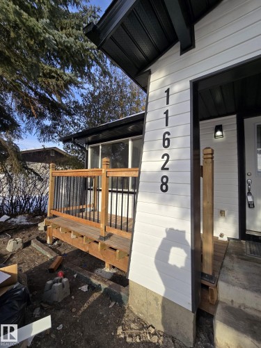 Property entrance - 11628 151 Avenue Nw, Edmonton, AB - Outdoor With Exterior