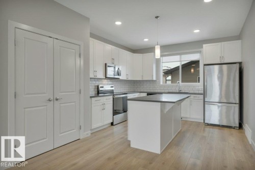 365 West Haven Drive, Leduc, AB - Indoor Photo Showing Kitchen With Upgraded Kitchen