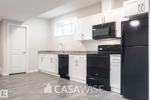 365 West Haven Drive, Leduc, AB - Indoor Photo Showing Kitchen