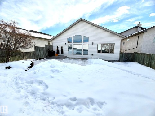 1207 Oakland Drive, Devon, AB - Outdoor