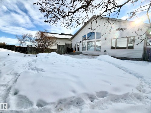 1207 Oakland Drive, Devon, AB - Outdoor