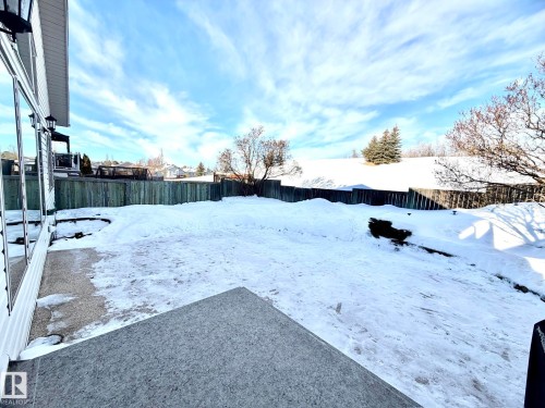 1207 Oakland Drive, Devon, AB - Outdoor