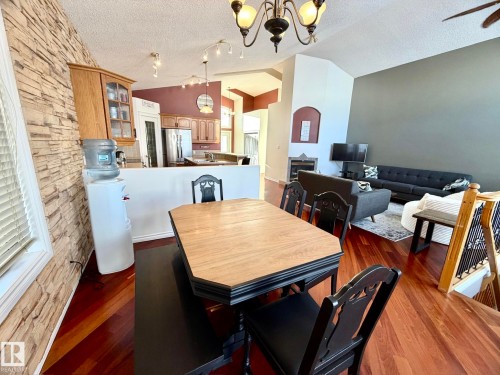 1207 Oakland Drive, Devon, AB - Indoor Photo Showing Dining Room