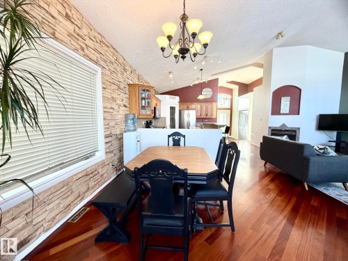 1207 Oakland Drive, Devon, AB - Indoor Photo Showing Dining Room