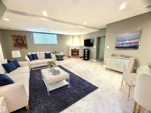 1207 Oakland Drive, Devon, AB - Indoor