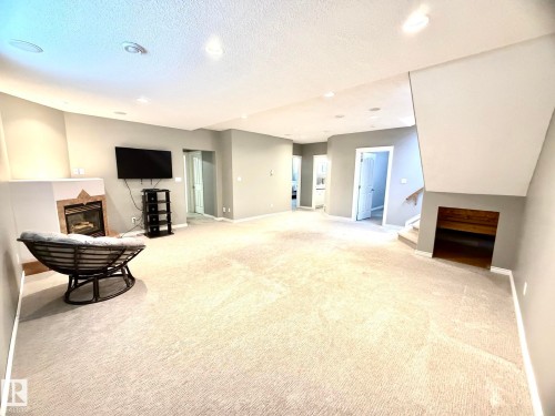 1207 Oakland Drive, Devon, AB - Indoor