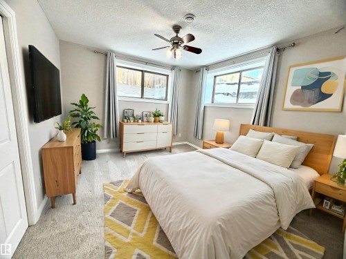 1207 Oakland Drive, Devon, AB - Indoor Photo Showing Bedroom