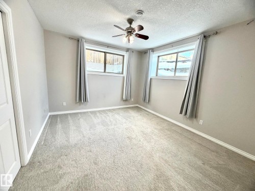 1207 Oakland Drive, Devon, AB - Indoor Photo Showing Other Room