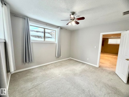 1207 Oakland Drive, Devon, AB - Indoor Photo Showing Other Room
