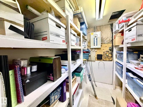 1207 Oakland Drive, Devon, AB - Indoor