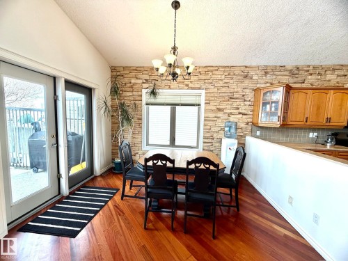 1207 Oakland Drive, Devon, AB - Indoor Photo Showing Dining Room