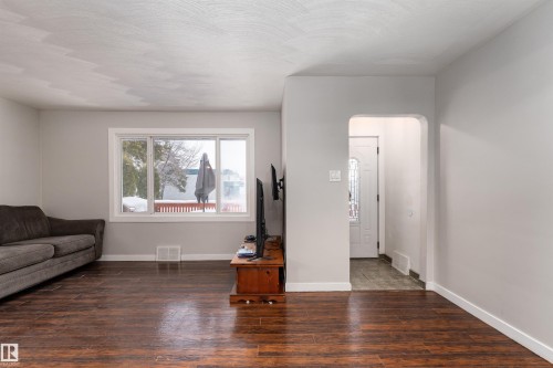 12316 140 Street, Edmonton, AB - Indoor