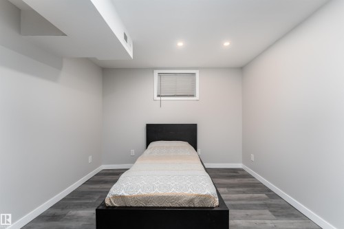 12316 140 Street, Edmonton, AB - Indoor