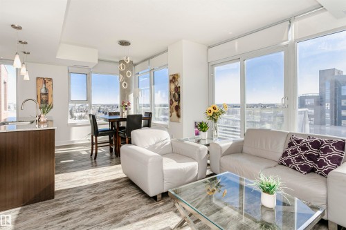 707 2612 109 Street, Edmonton, AB - Indoor Photo Showing Living Room