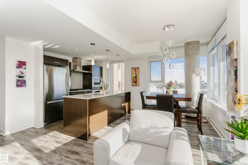 707 2612 109 Street, Edmonton, AB - Indoor Photo Showing Living Room