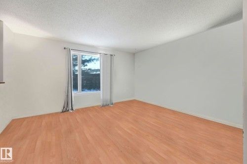 9142 180A Avenue, Edmonton, AB - Indoor Photo Showing Other Room