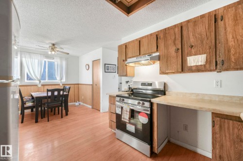 9142 180A Avenue, Edmonton, AB - Indoor Photo Showing Kitchen