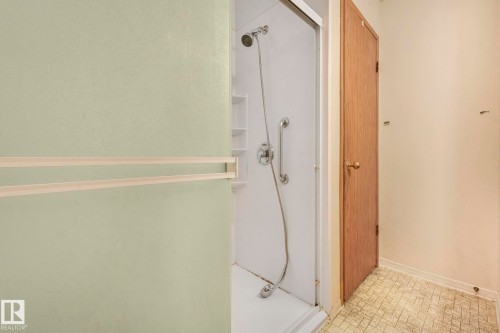 9142 180A Avenue, Edmonton, AB - Indoor Photo Showing Other Room